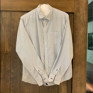 UNTUCKIT LONG SLEEVE BUTTON DOWN SHIRT. BLUE/GREY LARGE